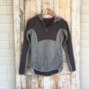 NWOT North Face Quilted Panel Pullover